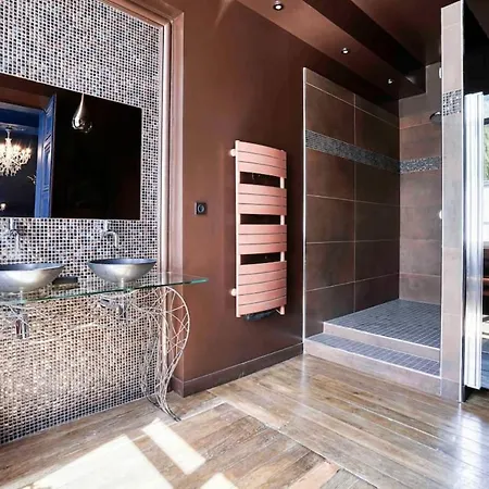 Sublime Suite Dans Chateau Proche De La Mer Tatil Evi